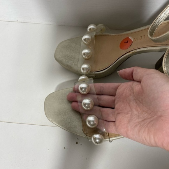 Ann Klein Pearl Accent Clear Toe Champagne Heels - Picture 4 of 11